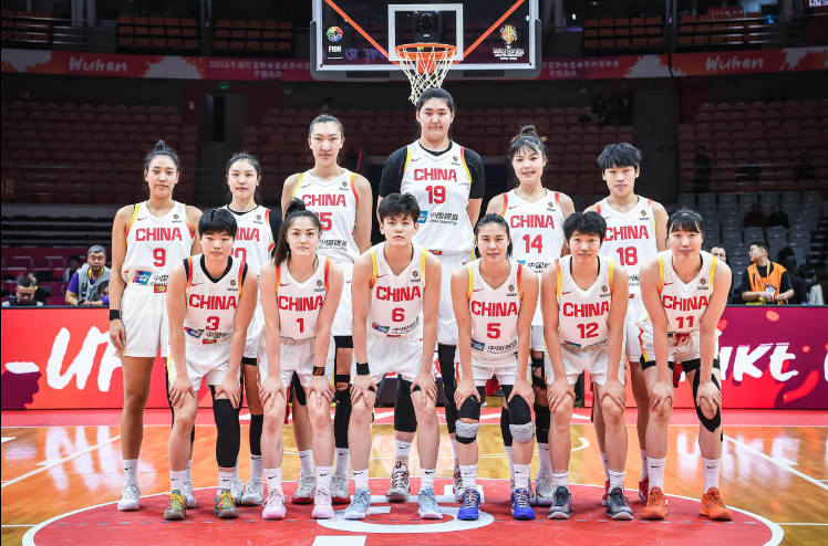 球速体育-中国女篮半场领先南苏丹10分：张子宇8分 李月汝2分3犯规低迷