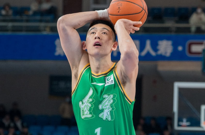 球速体育官方网站-辽宁42分大胜送四川35连败创纪录 付豪前7中7莱迪首秀14分